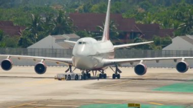 Uçak gidiş daha önce çekme