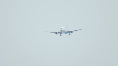 Uçak Boeing 767 önce açılış yaklaşıyor