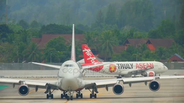 Traffico aeroportuale di Phuket — Video Stock