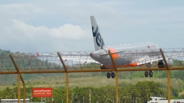 Airbus 320 landning — Stockvideo