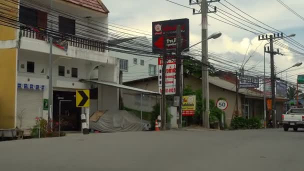 Huvudvägen på ön Phuket — Stockvideo