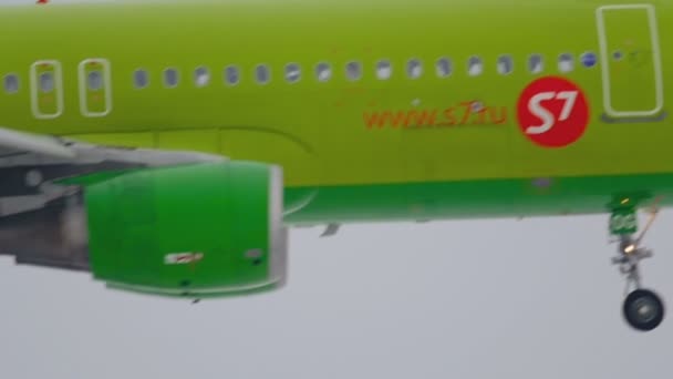 Airbus 320 aterrizaje — Vídeos de Stock