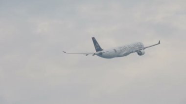 Uçak Airbus 330 kalkış