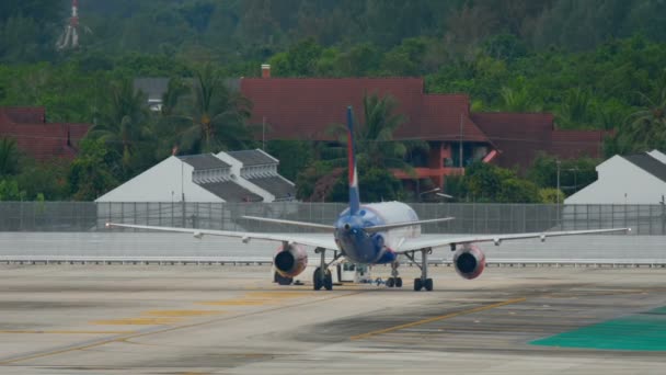Αεροπλάνο Boeing 757 ρυμούλκησης πριν από την αναχώρηση — Αρχείο Βίντεο