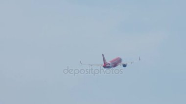 Airbus 320 Phuket Havaalanı'ndan kalktıktan