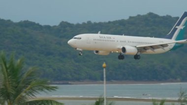 Uçak Boeing 737 açılış