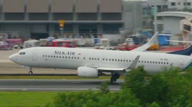 Uçak Boeing 737 açılış