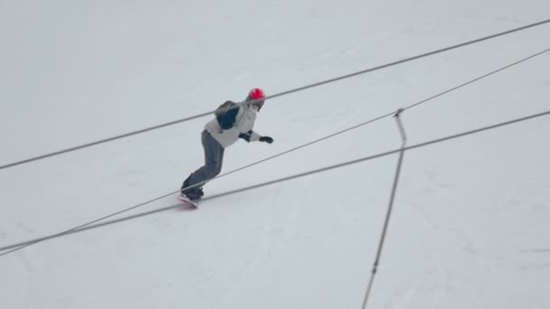 Snowboard i Vinterparken — Stockvideo