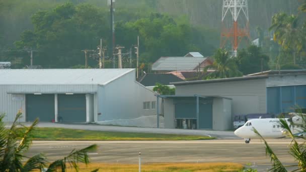 Aviones turbohélice comienzan a rodaje — Vídeos de Stock