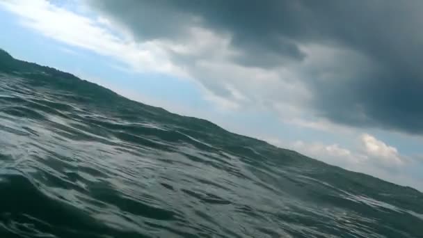 Dalgalar üzerinde plaj, Nai Harn, Tayland — Stok video