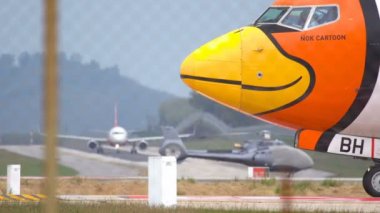 Uçak kokpit yakın çekim önce açmak pist