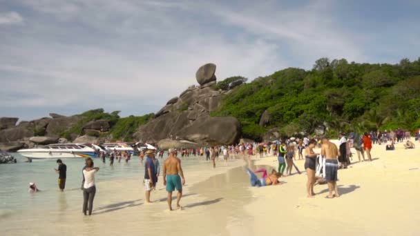 タイのシミラン国立公園熱帯ビーチ島 — ストック動画