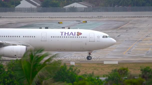 Tráfego no aeroporto de Phuket — Vídeo de Stock