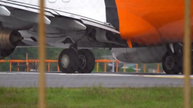 Motor ve vites uçağın pist açmak