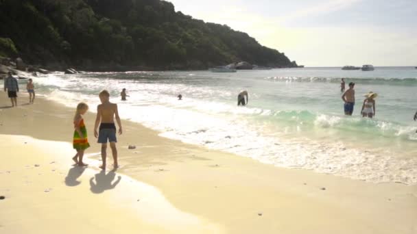 Ön Similan nationalpark tropisk strand i thailand — Stockvideo