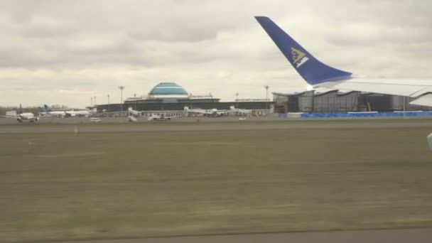 Airplane take-off from Astana — Stock Video