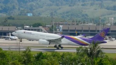 Uçak Airbus 330 açılış