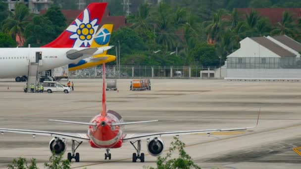 Avión en rodaje después del aterrizaje — Vídeo de stock