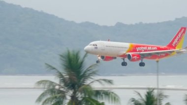 Uçak Airbus 320 yaklaşıyor