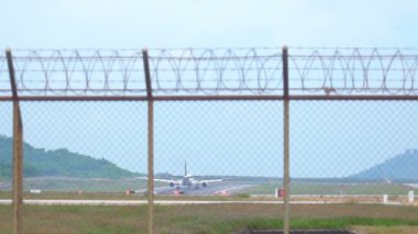 Phuket Havaalanı'nda trafik