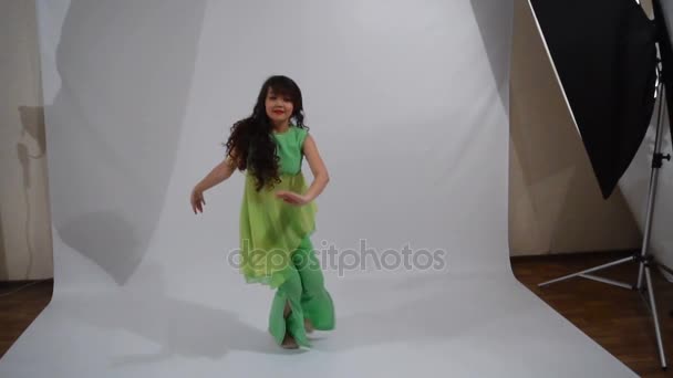 Girl dancing folk dance — Stock Video