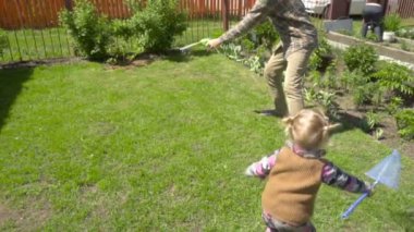 Sabun köpüğü kız yakalar