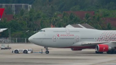 Uçak gidiş daha önce çekme