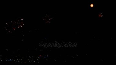 Akşamları yanıp sönen havai fişek