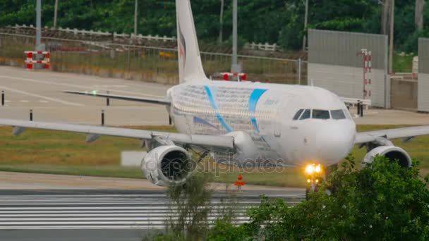 曼谷航空空客 320 滑行 — 图库视频影像