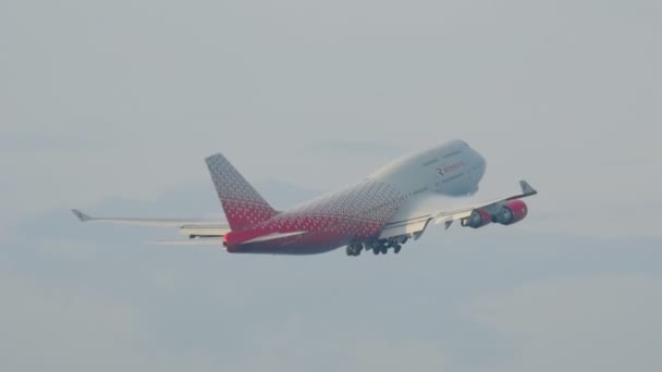 Salida del avión desde Phuket — Vídeos de Stock