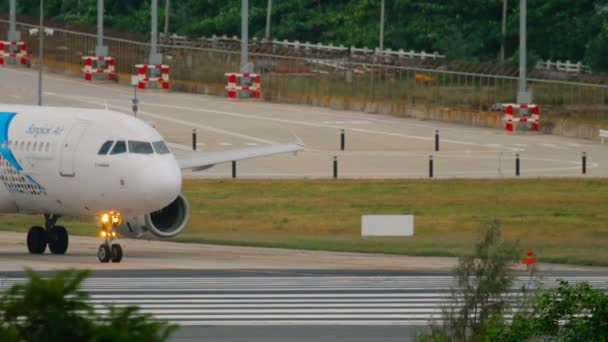 Такси Bangkok Air Airbus 320 — стоковое видео