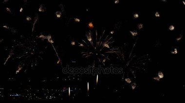 Akşamları yanıp sönen havai fişek