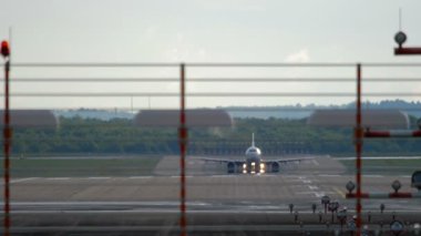 Uçak airbus 320 kalkış