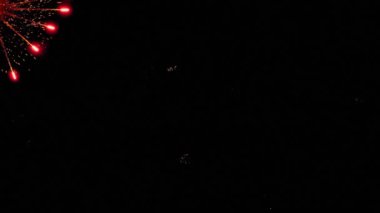 Akşamları yanıp sönen havai fişek