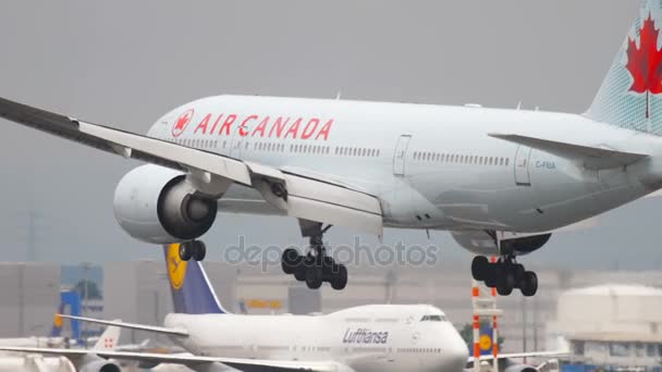 Boeing 777 Air Canada aterrissagem — Vídeo de Stock