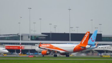 Uçak kalkış önce hızlandırmak