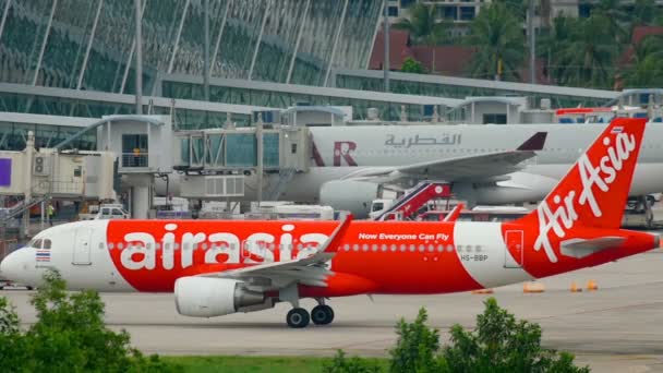 Avión en rodaje después del aterrizaje — Vídeos de Stock