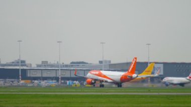 Uçak kalkış önce hızlandırmak