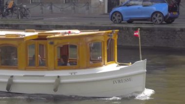 Kanal Amsterdam tekne gezisi