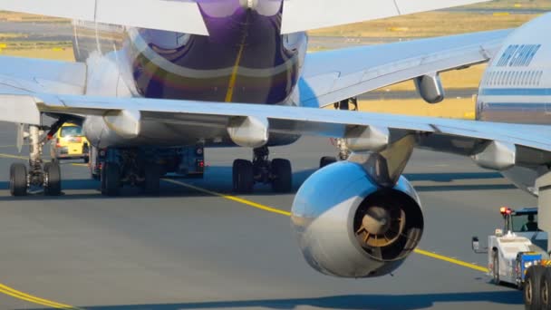 Tráfico en el aeropuerto de Frankfurt — Vídeos de Stock