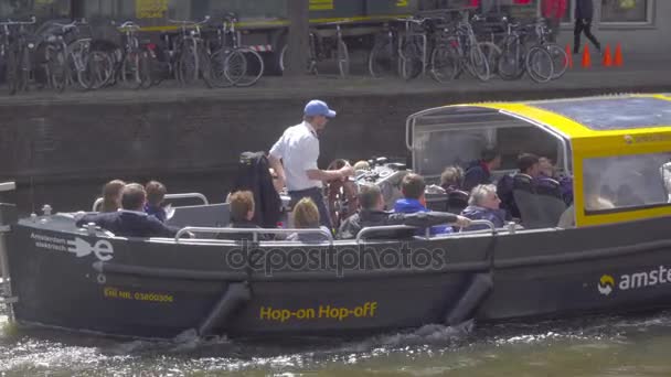Canal cruise boat in Amsterdam — Stock Video