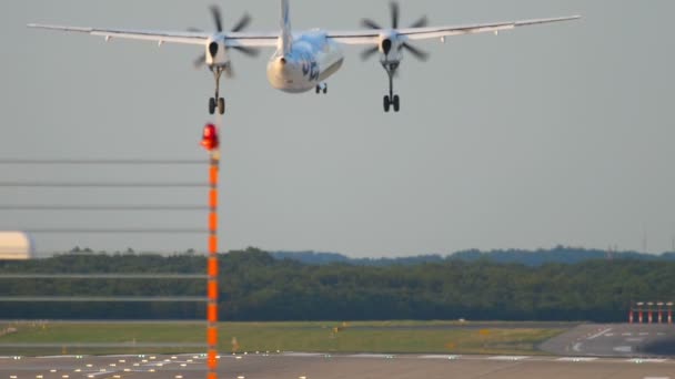 Atterrissage d'avion à Düsseldorf — Video