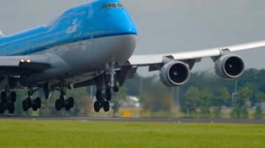 KLM Boeing 747 açılış
