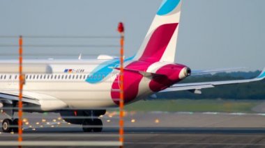 Uçak başına Taksilemek