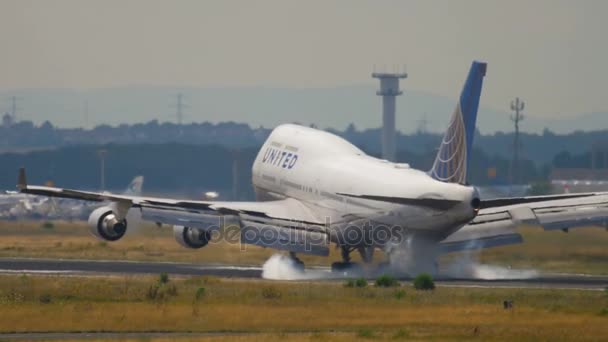 Atterrissage du Boeing 747 à Francfort — Video