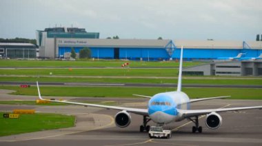 Uçak gidiş daha önce çekme