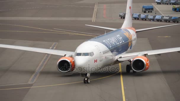 Avión en rodaje antes de la salida — Vídeos de Stock