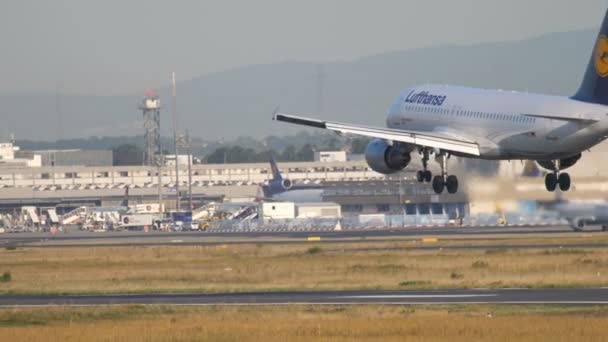 Aterrizaje de Airbus 320 — Vídeo de stock