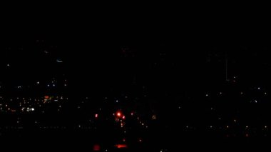 Akşamları yanıp sönen havai fişek