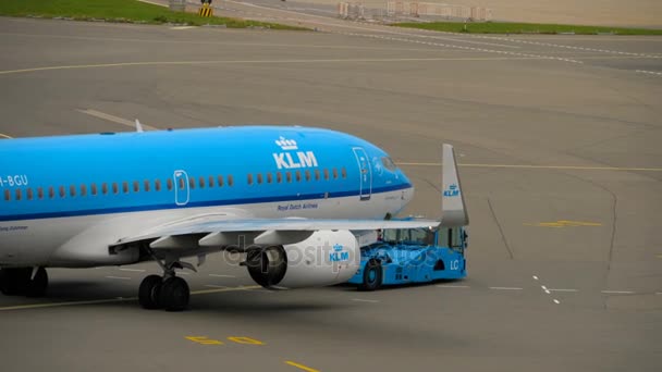 KLM Boeing 737 caravan — Stockvideo